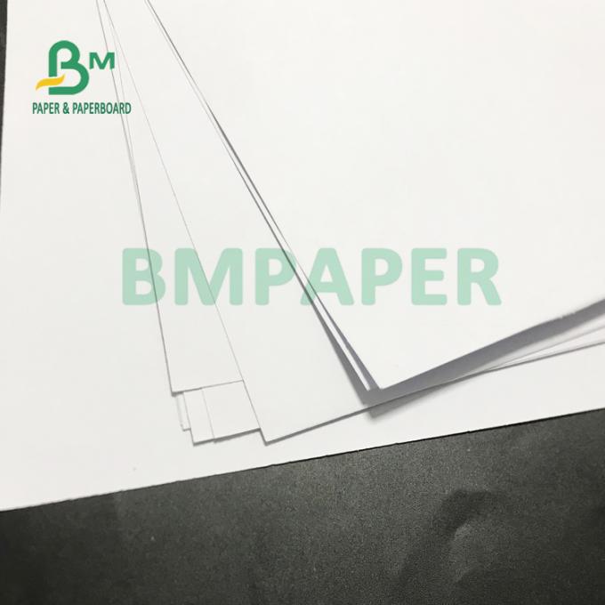 70gsm 75gsm白く光沢が無いウッドフリーペーパーよく滑らかな700mm x 1000mm