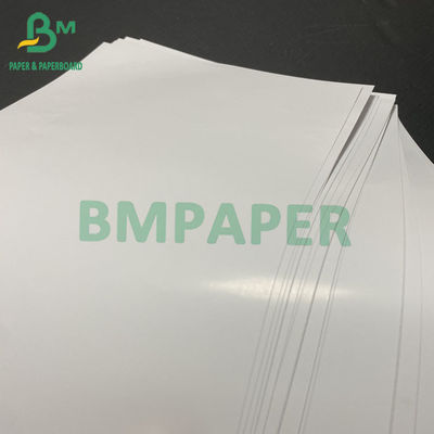 640 X 900mmを詰めるシートの連の150gsm 157gsm Chromocoatのペーパー700 X 1000mm