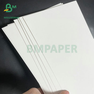 強い剛さ300GSM 350GSMのアイボリー紙FBBのペーパー72x102cm