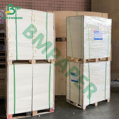 飲み物のコースター ビール マット624 x 860mmのための390gsm白く光沢が無い板紙表紙