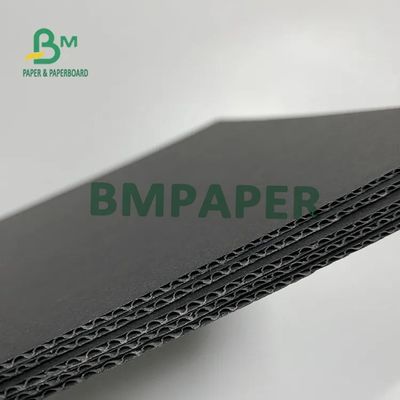 E-Fフルートの黒は段ボール紙のボール紙110gsm 120gsm 150gsmの厚さを