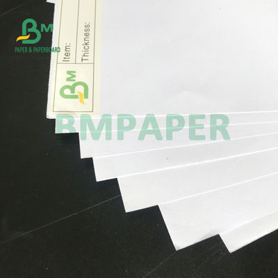 極度の白いウッドフリーのオフセット ペーパー140gsm 160gsm 635mm x 914mmのよい平坦