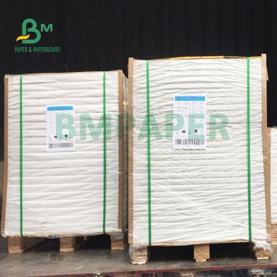 極度の白いウッドフリーのオフセット ペーパー140gsm 160gsm 635mm x 914mmのよい平坦