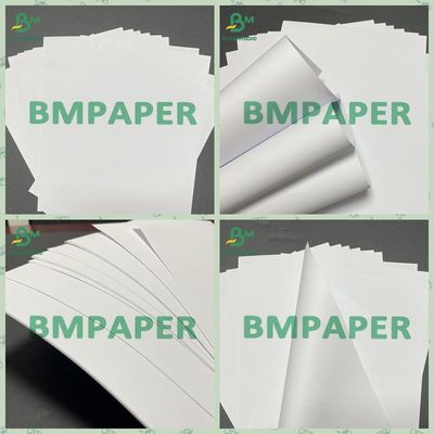 リサイクルされたウッドフリーの白い結束ペーパー ロール グレイト・ホワイト20LB文房具のための11のx 17インチ