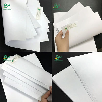 20lb 24lbの結束ペーパー ジャンボは66cm x 96cm白い色の本のペーパー500シート/連を広げる