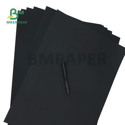 150gm 200gm プレゼント用黒色クラフト紙 70 x 100cm 良い硬さ